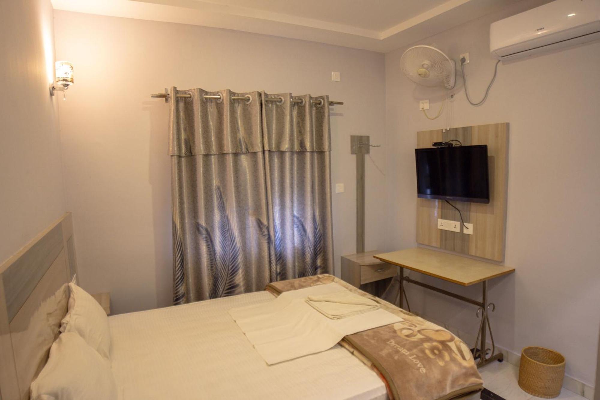 Galaxy Guest House Bhairāhawā Habitación foto